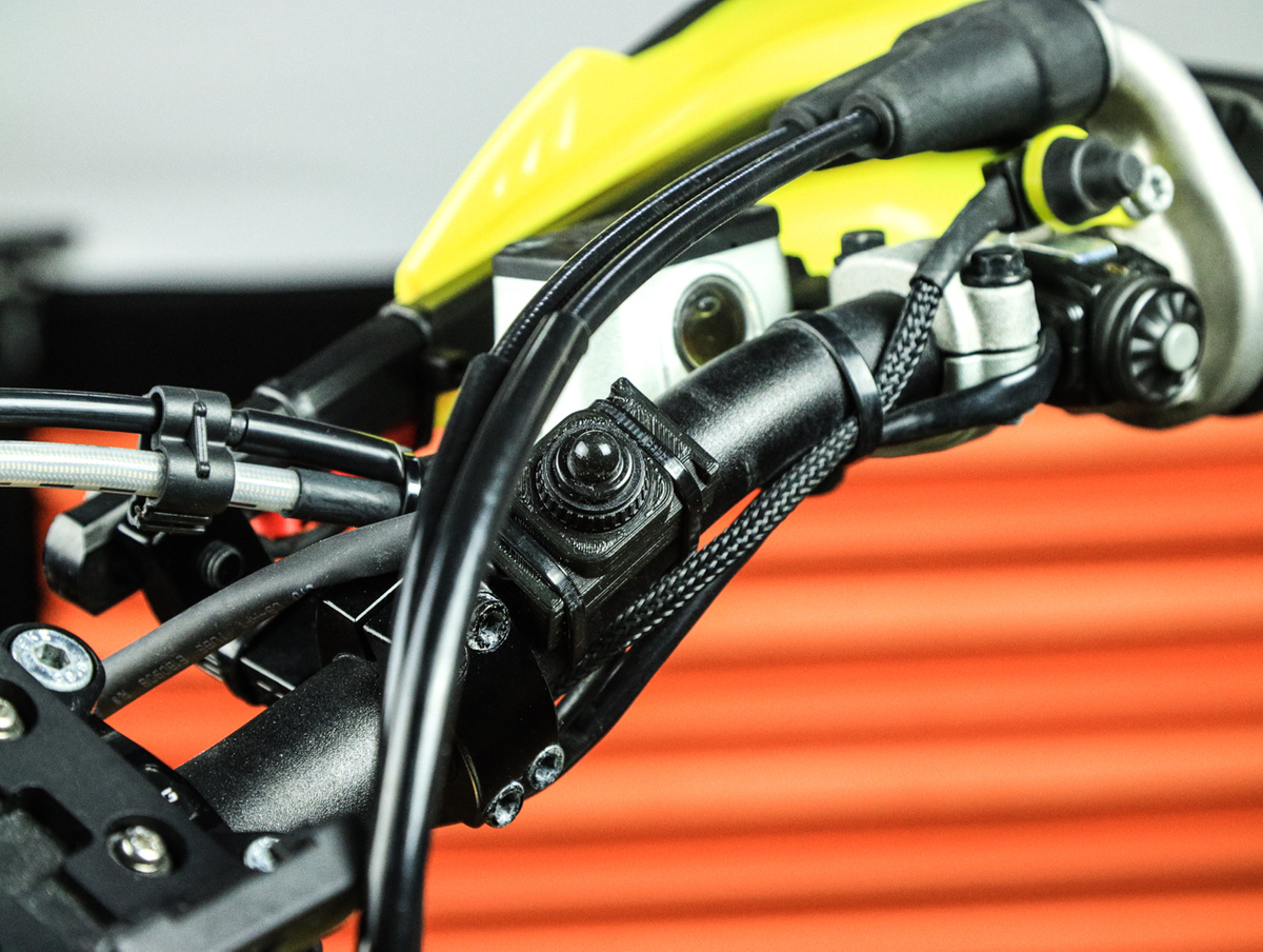 Single mounting ON/OFF switch to the handlebars. | PRODUCTS \ Electrical